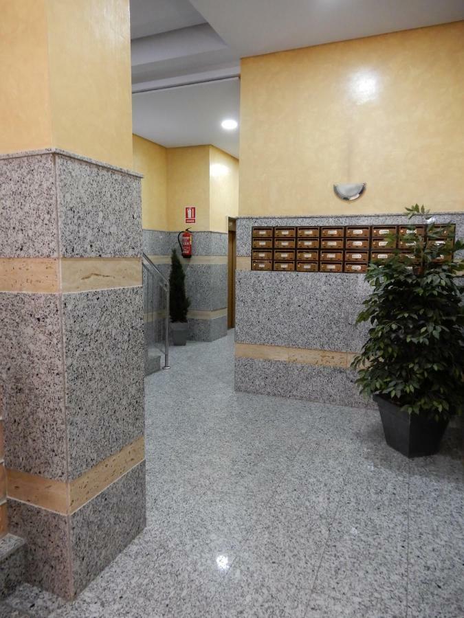 Edificio 1º Linea De Playa, En Paseo Maritimo De Torrevieja, Alicante, Costa Blanca Exterior foto