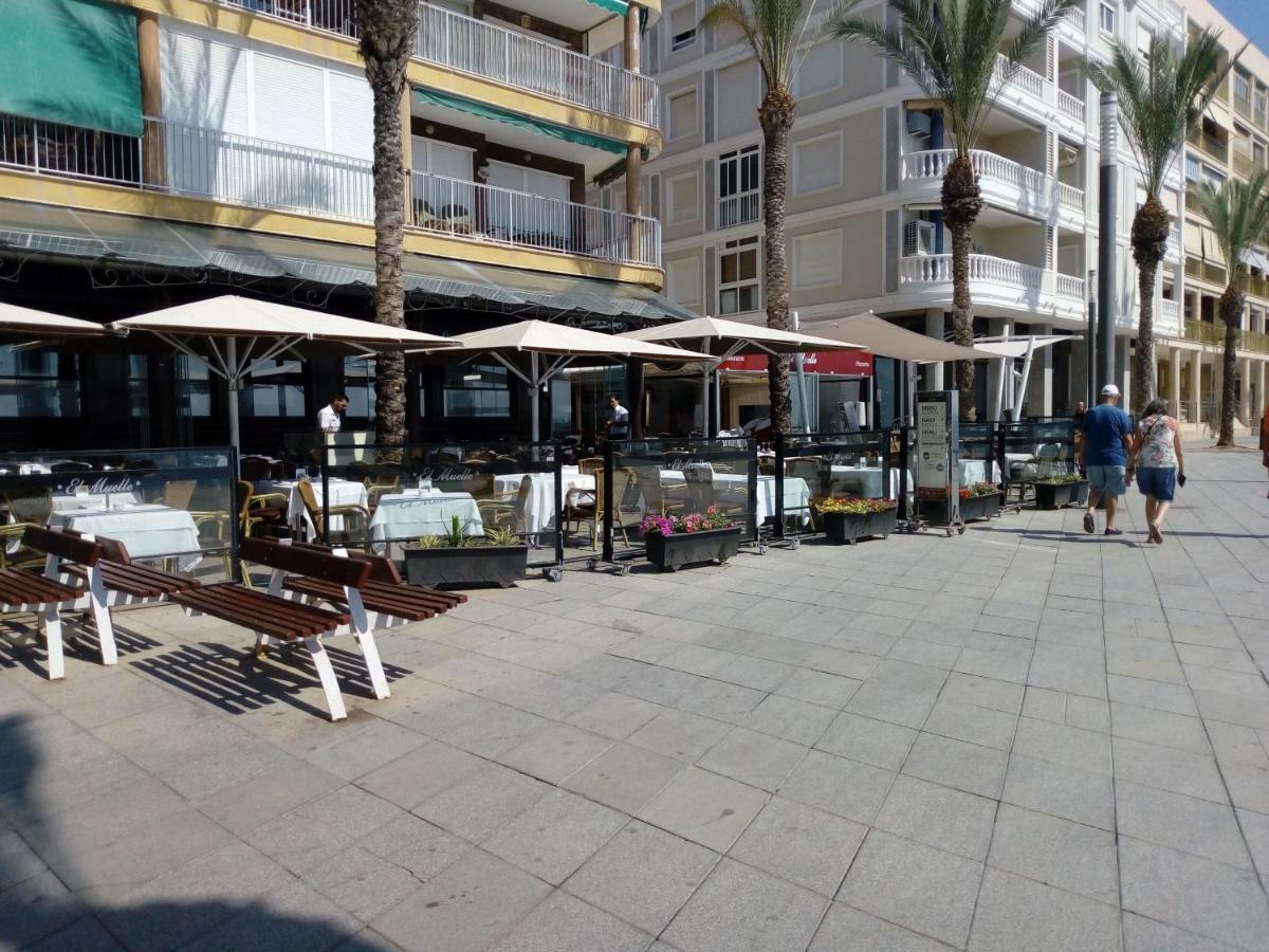 Edificio 1º Linea De Playa, En Paseo Maritimo De Torrevieja, Alicante, Costa Blanca Exterior foto