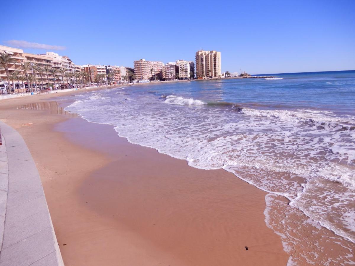 Edificio 1º Linea De Playa, En Paseo Maritimo De Torrevieja, Alicante, Costa Blanca Exterior foto